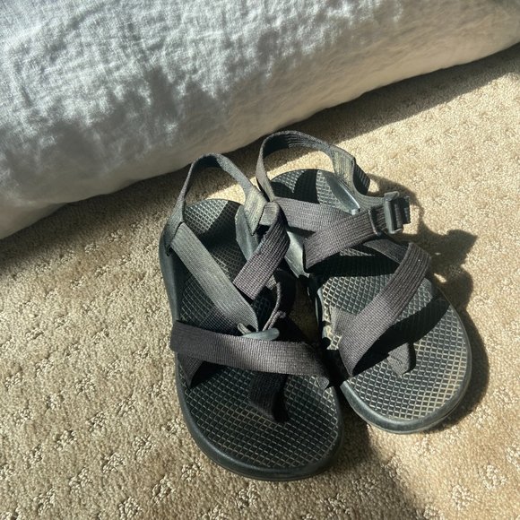 Chacos Classic 7 Black with toe loop - Picture 2 of 4